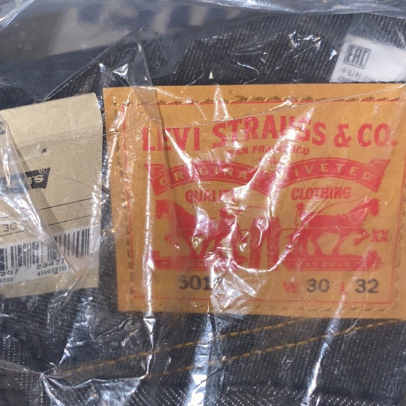 NWT Levi’s 501 original shrink-to-fit jeans - Picture 8 of 8